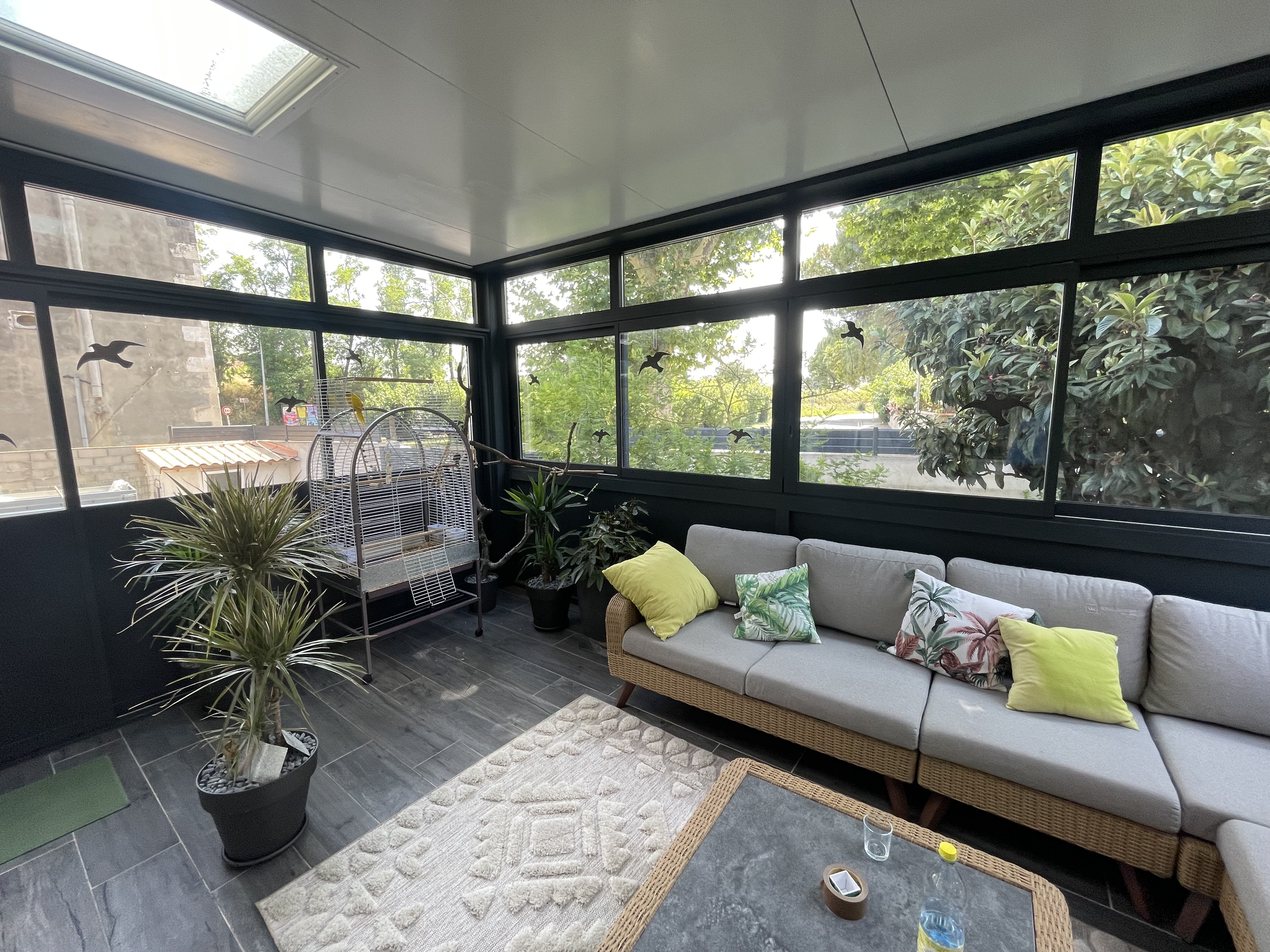 Véranda aluminium intérieur lumineux